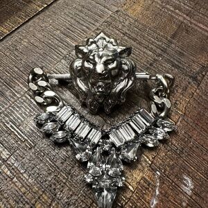 Dylanlex - Lion Brooch